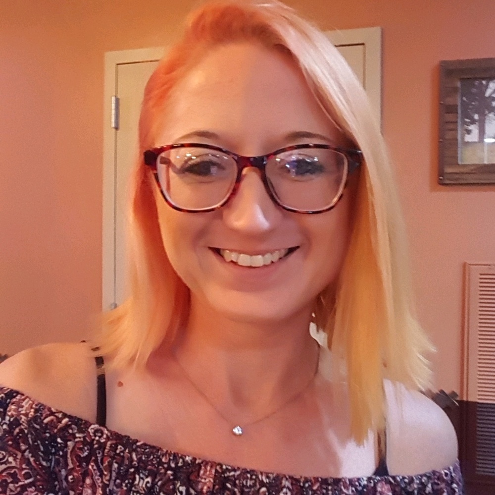 Meet your Posher, Ashley